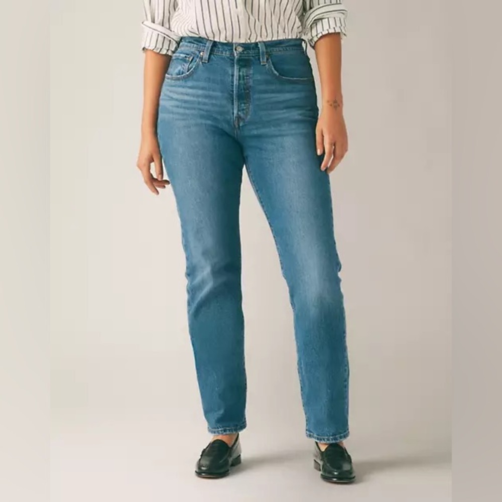 Levi’s Classic Blue Women's Jeans 32 X 28